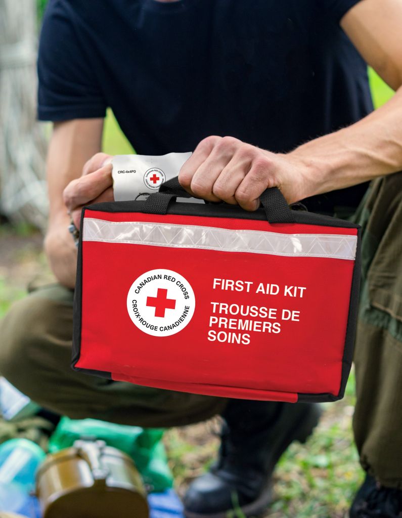 Canadian Red Cross Deluxe Sport First Aid Kit image