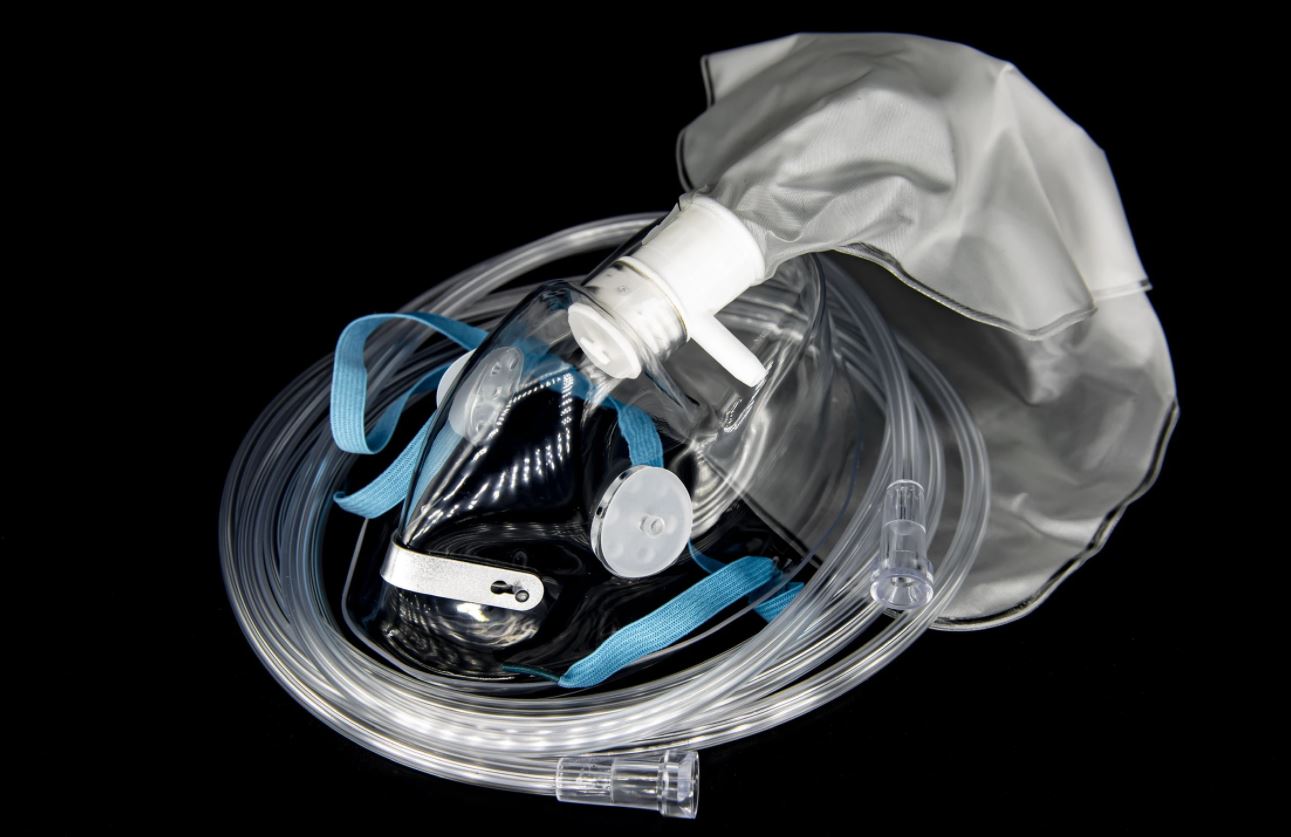 Adult Total Non-Rebreathing Mask (with Tubing)